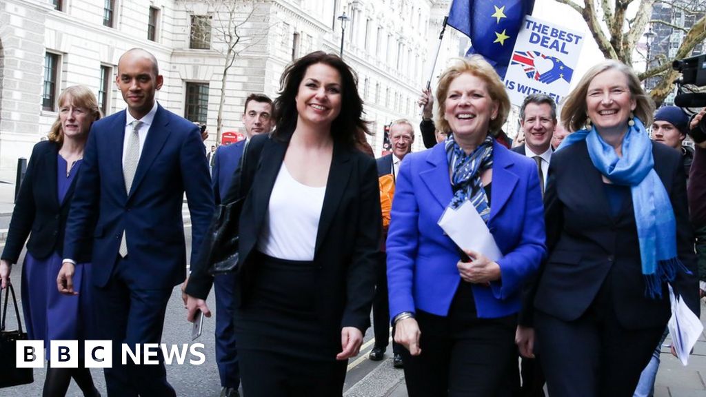 Jeremy Corbyn calls on eight Labour defectors to quit as MPs