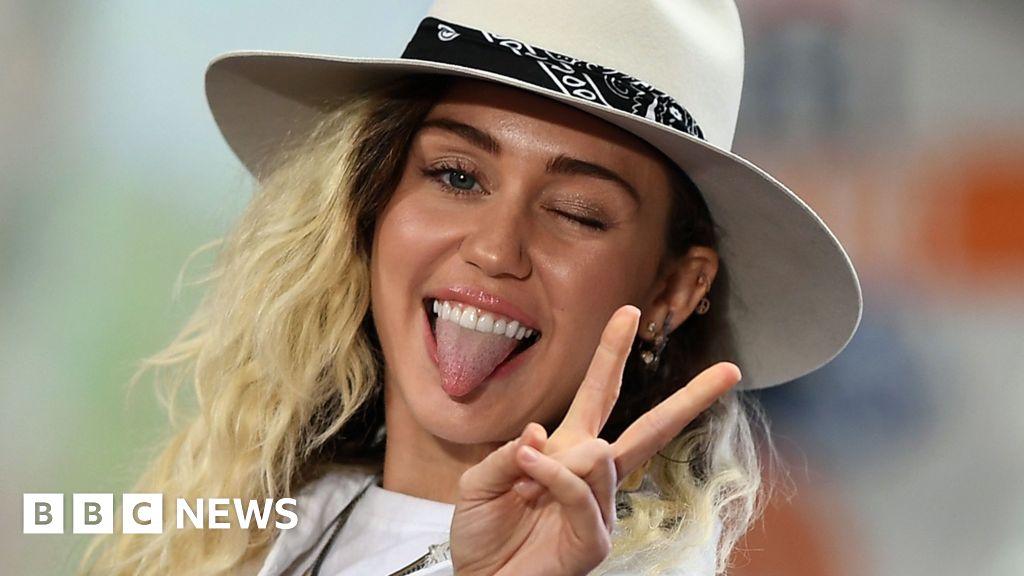 Teen Choice Awards Miley Cyrus Explains Her Absence