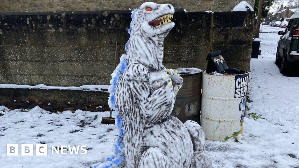 UK snow: Godzilla created by body-paint artists in Oxfordshire 