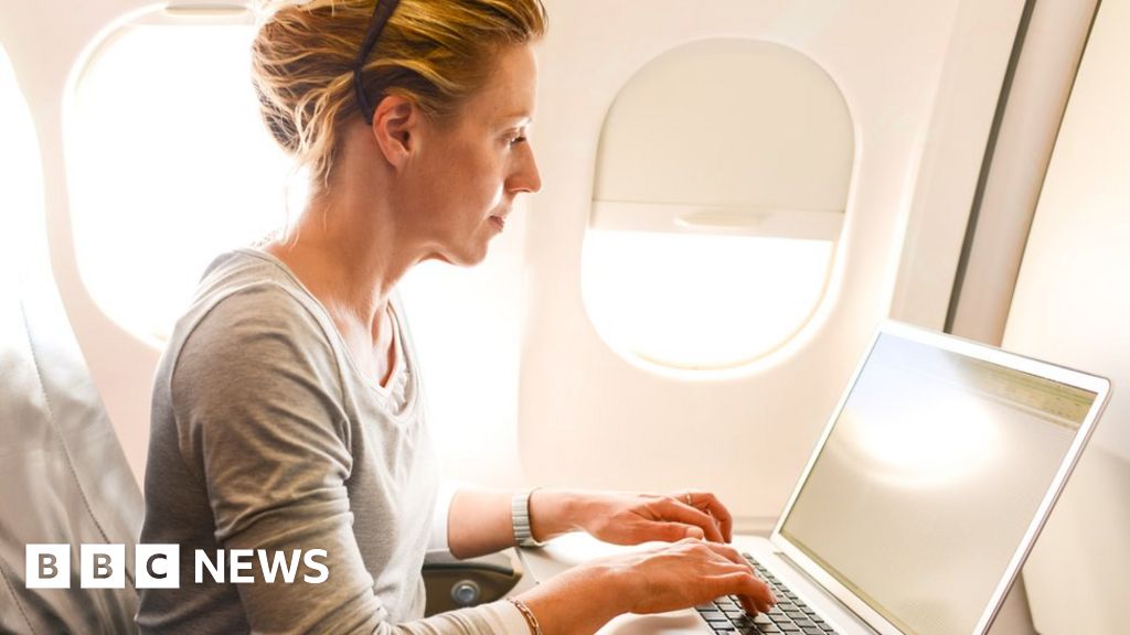 Will a laptop ban make flying more dangerous? BBC News