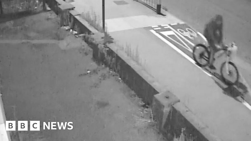 New Cctv Picture In Hull Cycle Sex Attack Bbc News 8590