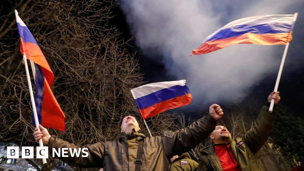 Ukraine crisis: Russia orders troops into rebel-held regions