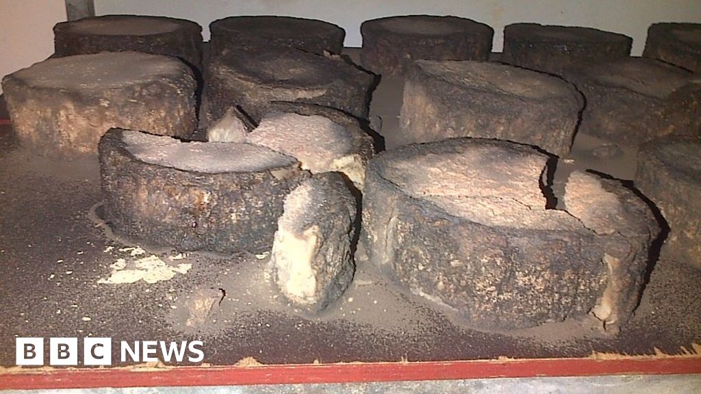 Somerset cheese maker banned over listeria find BBC News