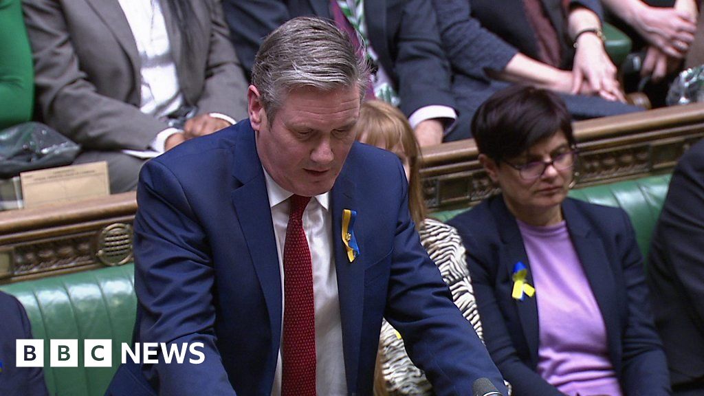 Ukraine: Keir Starmer pays tribute to Zelensky's bravery