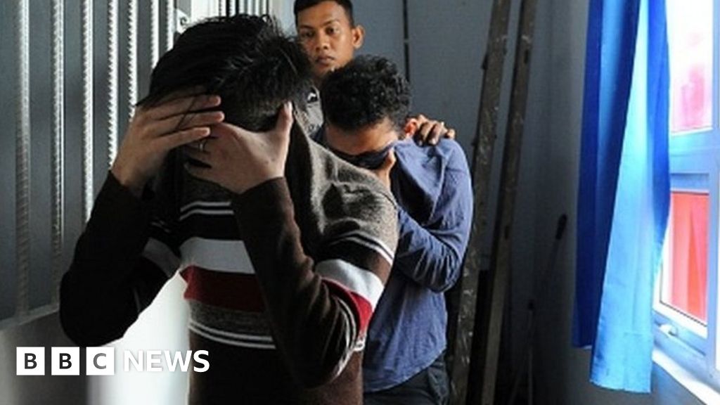 Indonesia S Aceh Two Gay Men Sentenced To 85 Lashes Bbc