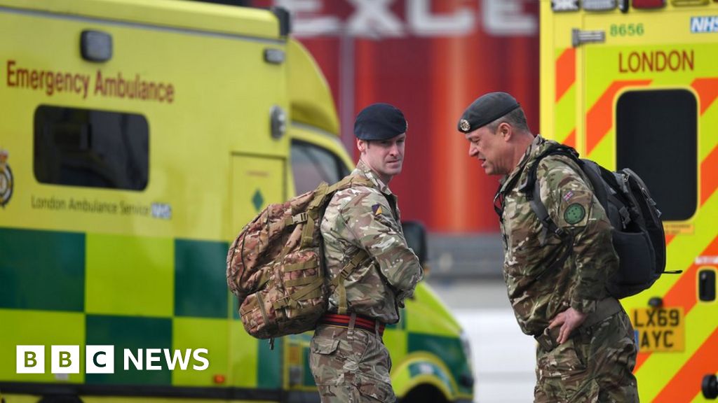 Coronavirus: Armed forces in support of a paramedic