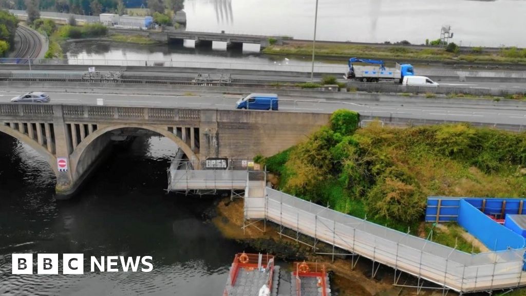 Patience urged during Southampton Redbridge flyover work BBC News