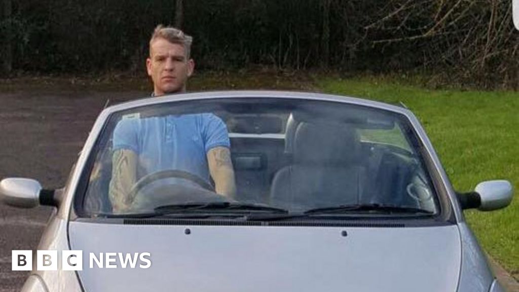 Женщина в автомобиле. Catch in car. Водитель за рулем. Catch in car. Езда на машине.