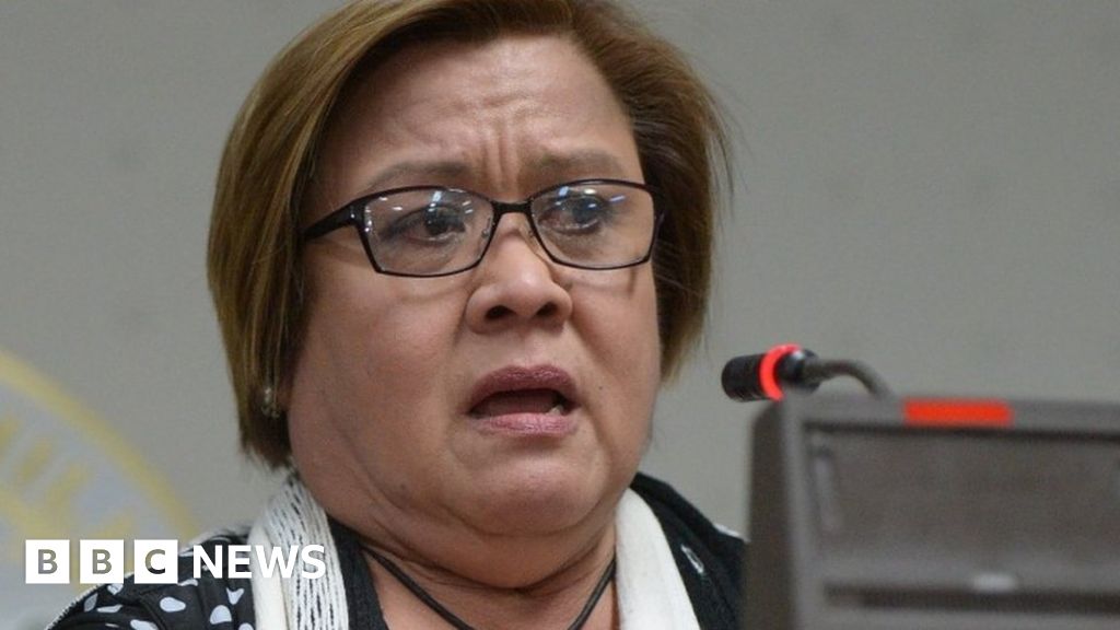 Leila de Lima: Top Duterte critic arrested on drug charge - BBC News