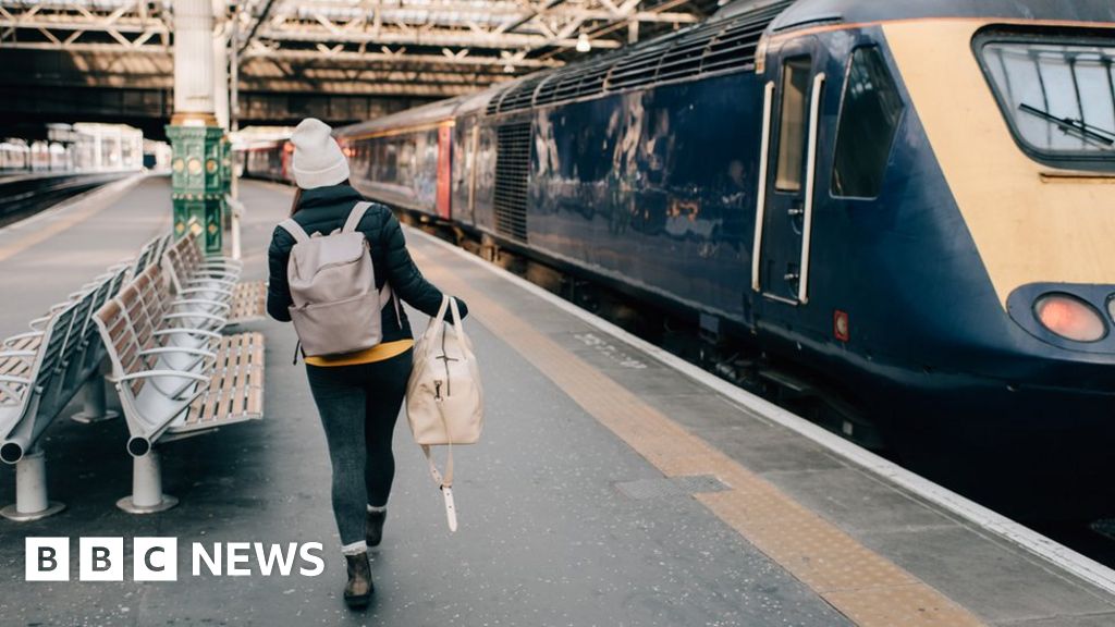 Rail strikes will drive passengers away, Grant Shapps says