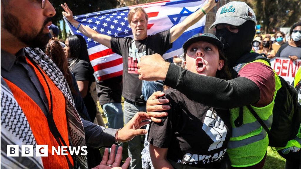 Rival Gaza protest groups clash on LA campus