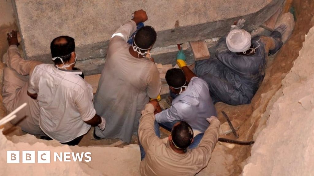 Egypt sarcophagus: Mystery black tomb opened in Alexandria