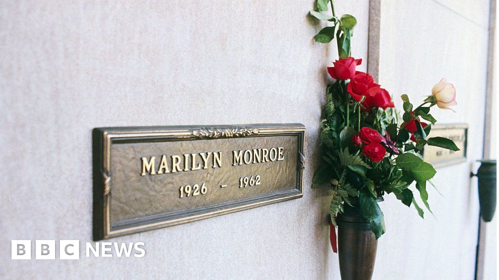 Гробница близо до последното място за почивка на холивудската актриса
