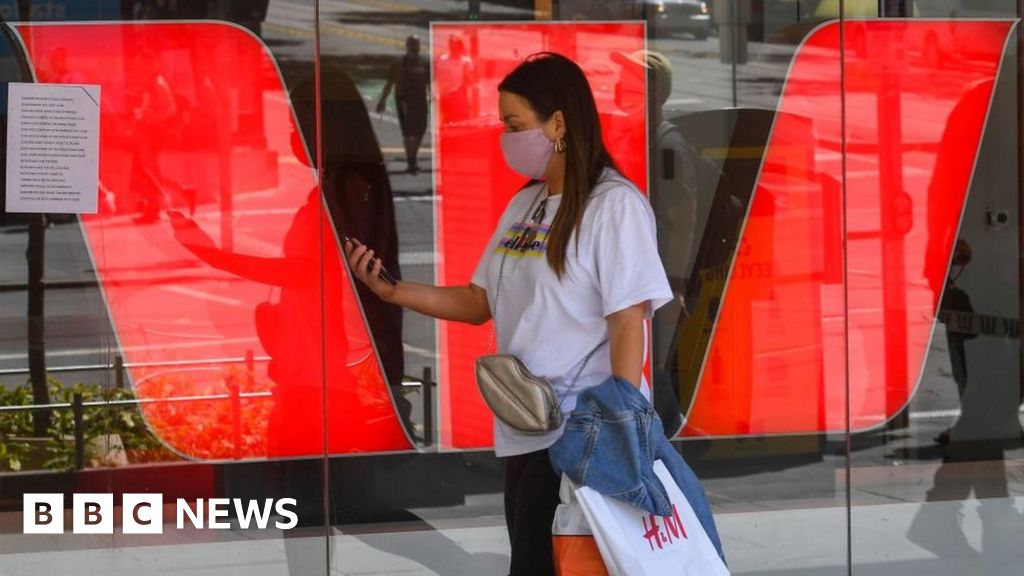 Westpac: Australia bank pays out over charging dead people