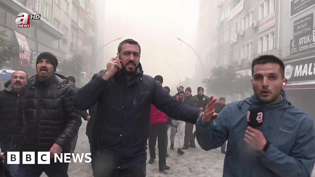 Second quake hits while Turkish TV crew are on air