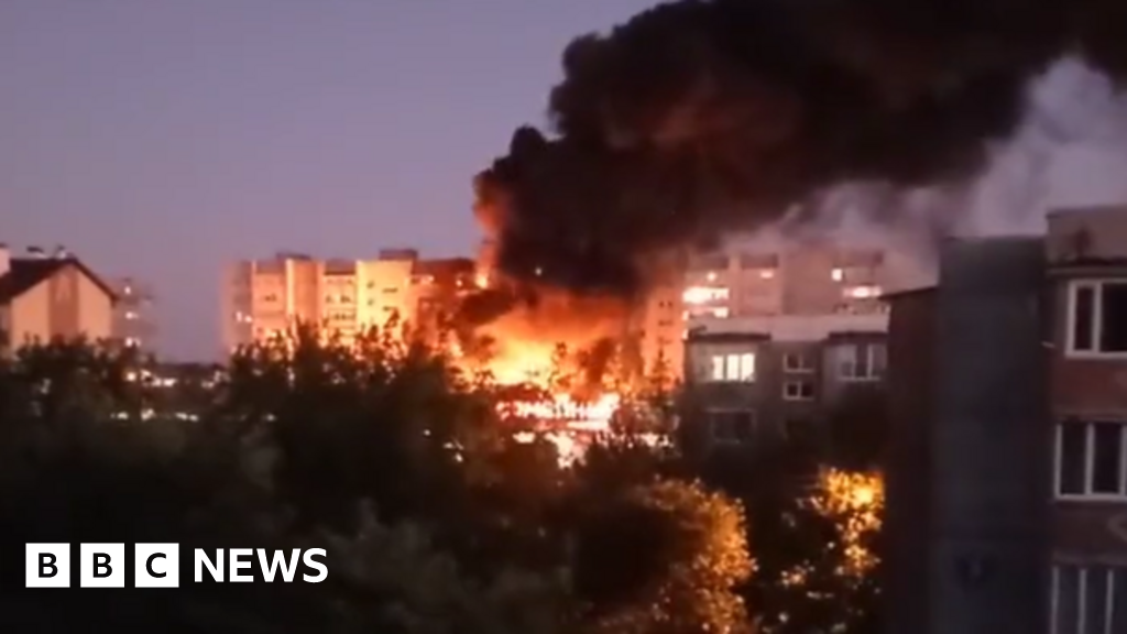 russian-warplane-crash-kills-13-in-apartment-block