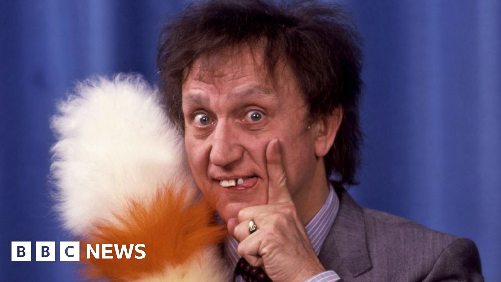 Ken Dodd’s widow saves ‘invaluable’ notebooks that he wanted to go up in flames