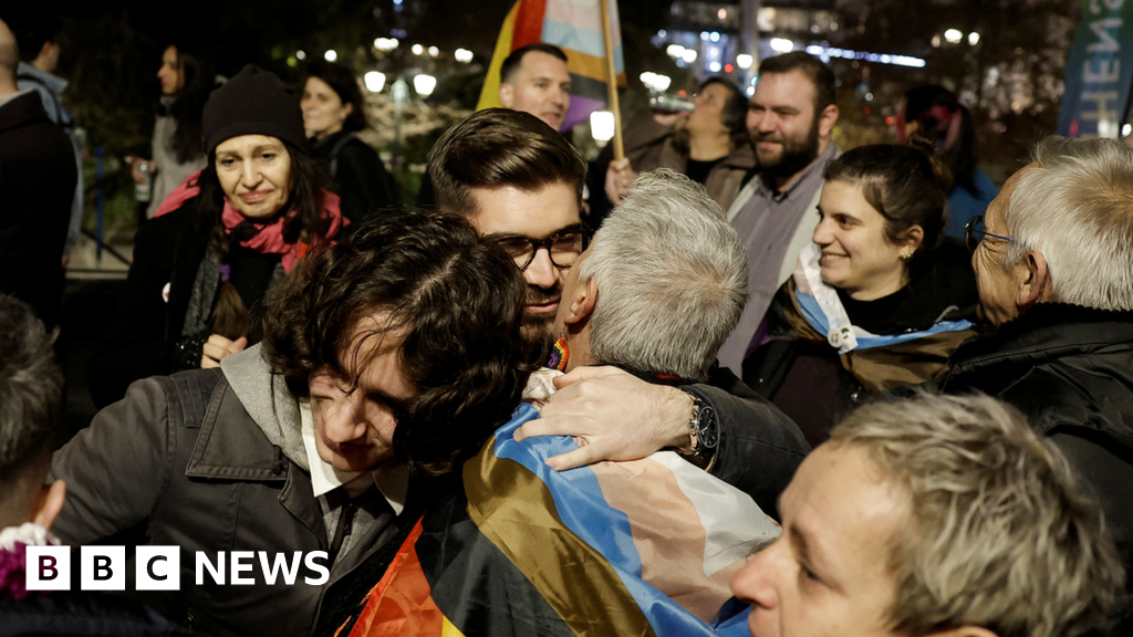 Гърция легализира еднополовите бракове