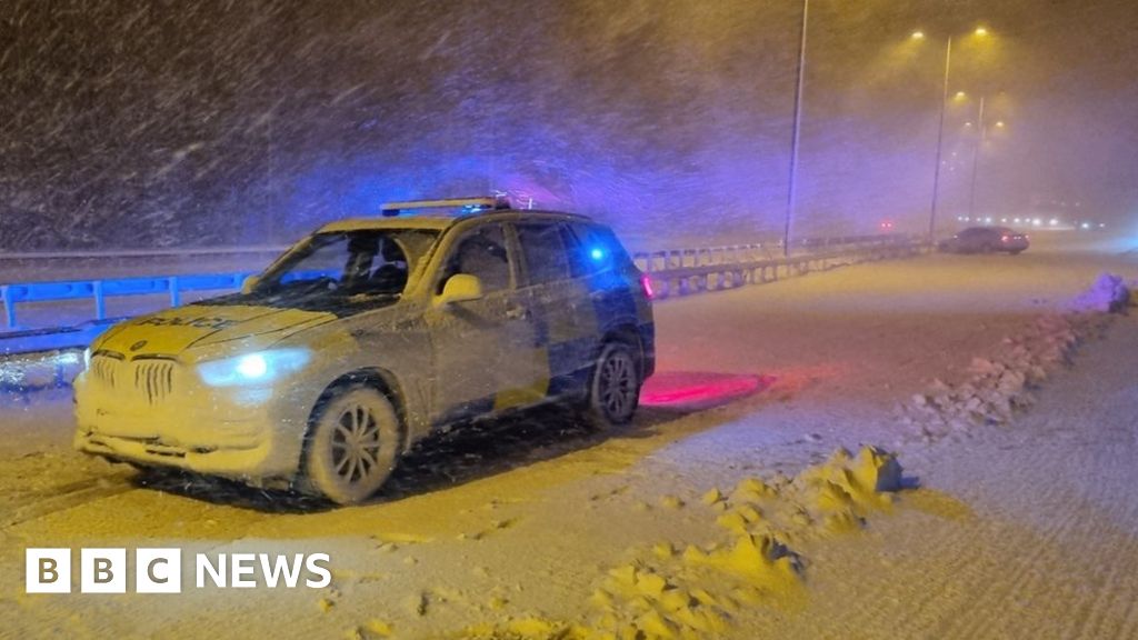 storm arwen heavy snow traps 120 hgv drivers on m62 bbc news