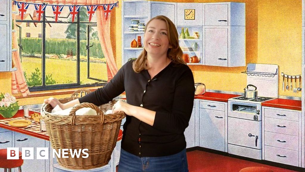 #TradWife: ‘Submitting to my husband like it's 1959'