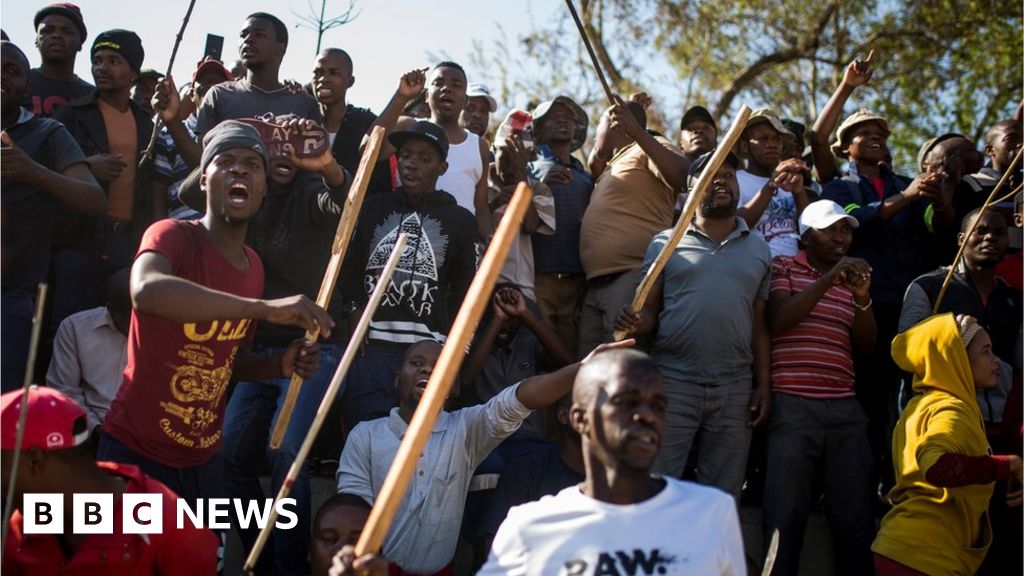 South African crowds walk out of anti-xenophobia speech
