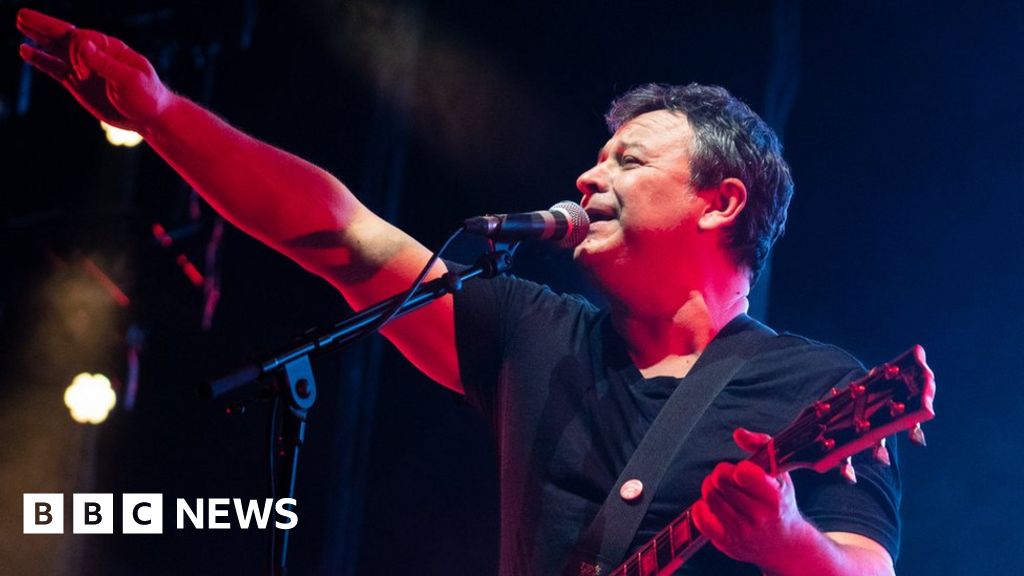 Manic Street Preachers cancel Peterborough gig due to Covid