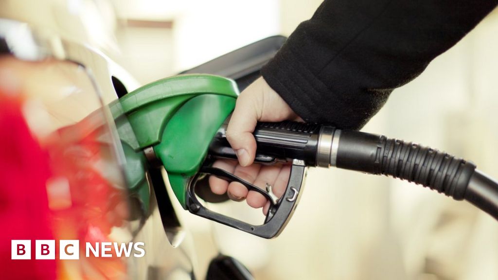 Record fuel price slump pushes down UK inflation