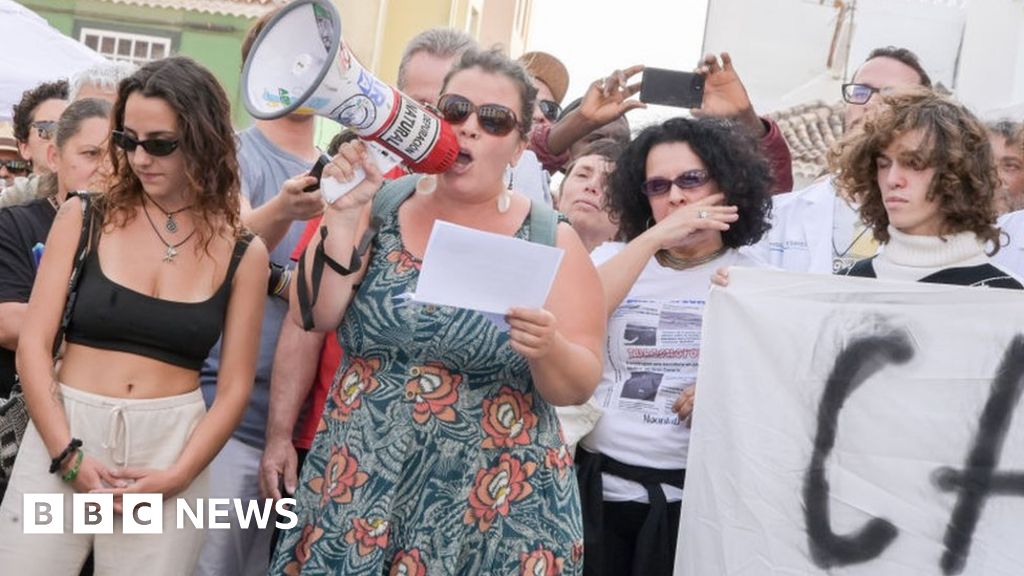 España está en huelga de hambre para protestar contra el turismo de masas en Canarias