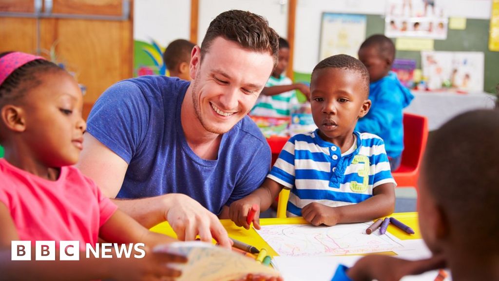 UK To Launch New International Youth Volunteer Scheme - BBC News