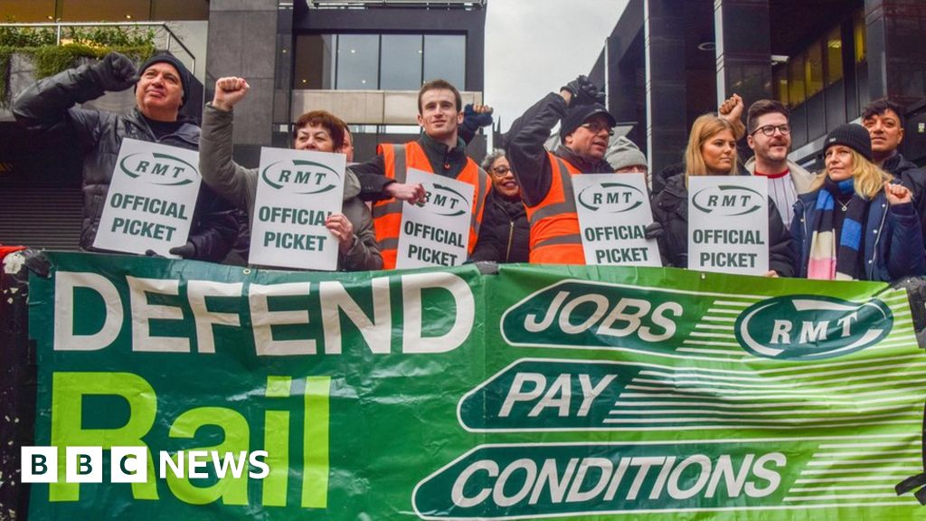 RMT strikers on the picket line at London Euston in 2023