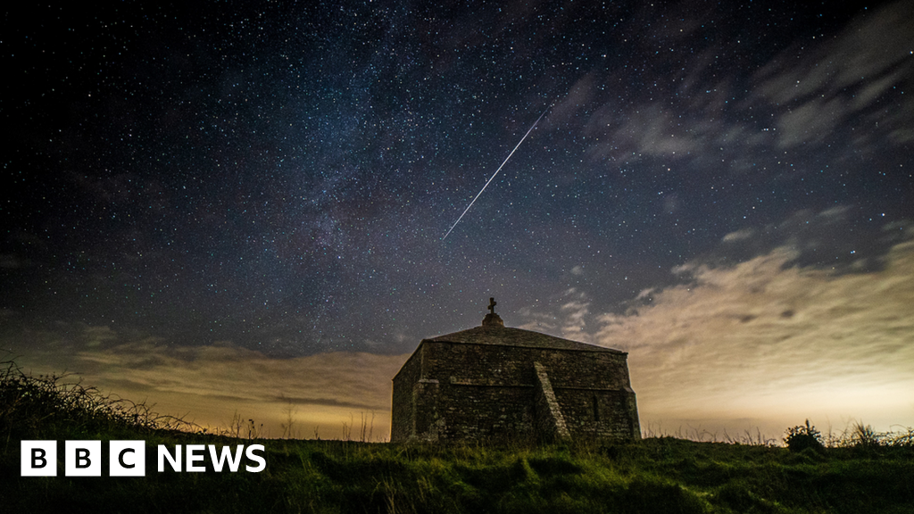 Deszcz meteorytów Geminidów rozświetla nocne niebo