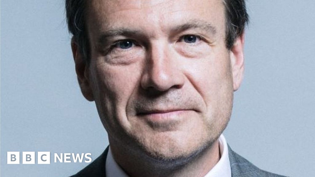 Coronavirus: Isle-of-Wight-MP-known barbecue lockdown visit''