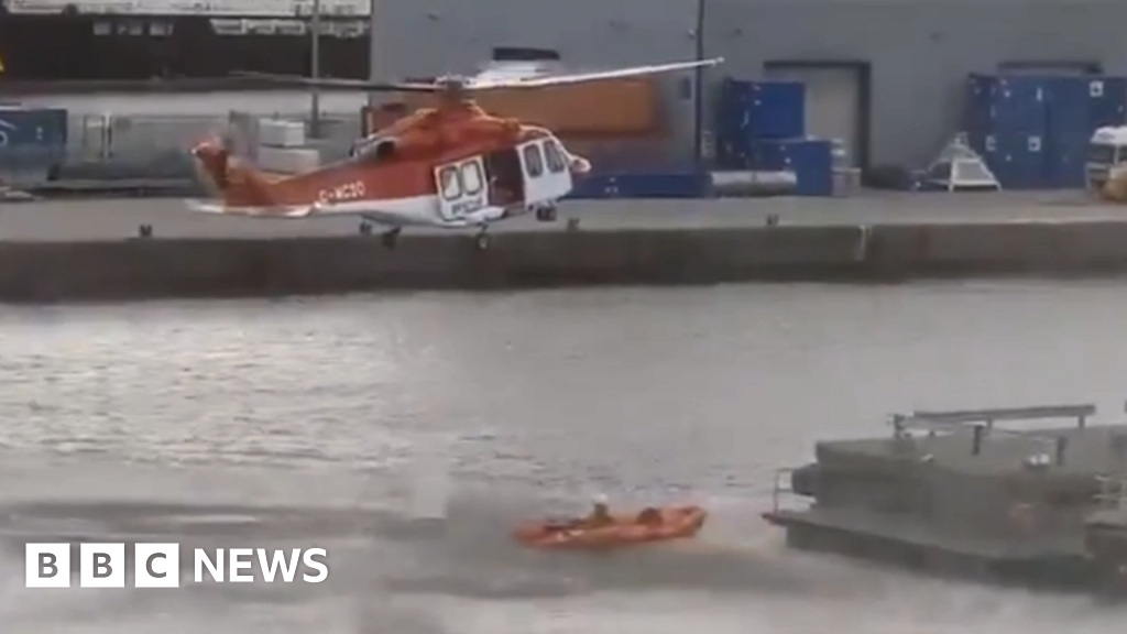 River Dee capsize rescue slowed by vandalised life ring