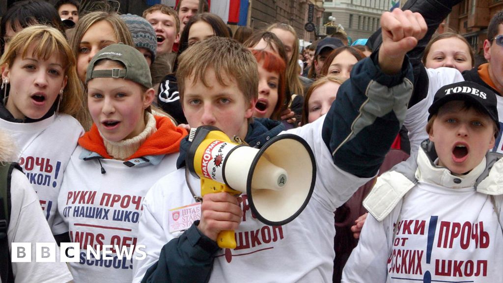 Krievija draud ar sankcijām pret latviešu valodu skolās