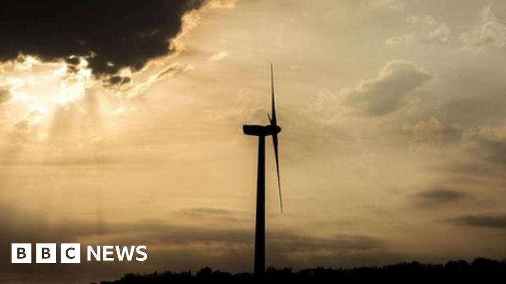 Climate change: Africa's green energy transition 'unlikely' this decade - BBC News