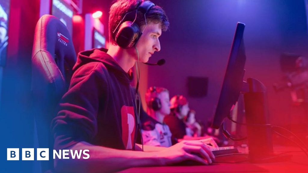 Bbc Three To Show Major E Sports Tournament Bbc News