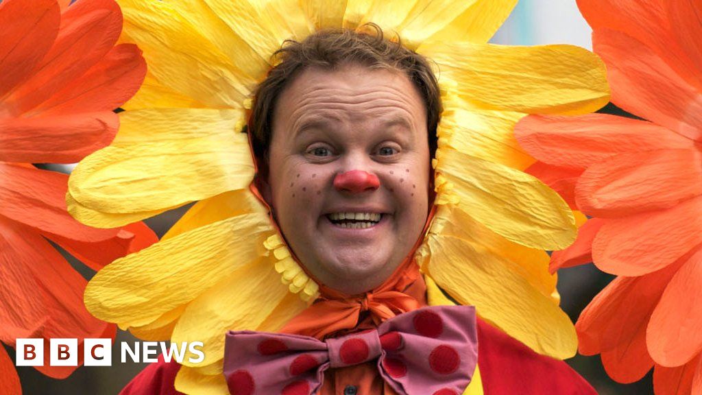 Justin Fletcher Meeting the man behind Mr Tumble BBC News