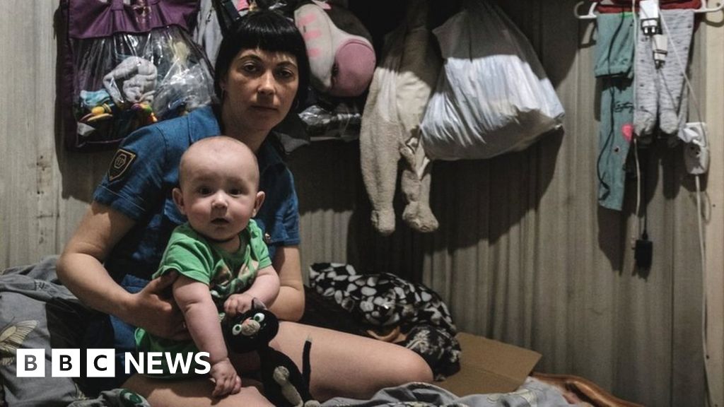 Ukraine war: Families hide in cellars as Russia targets Donbas region