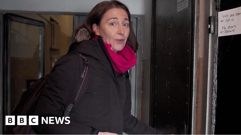 Ukraine crisis: BBC tries to track down official bomb shelters in Kyiv