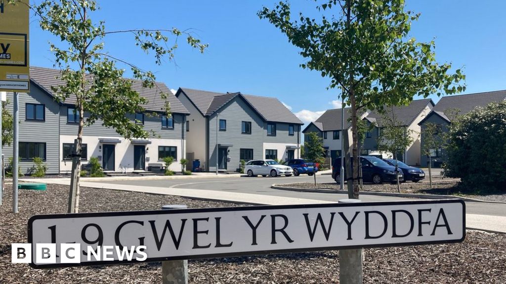 Anglesey: Anger as Welsh-named home advertised in English 