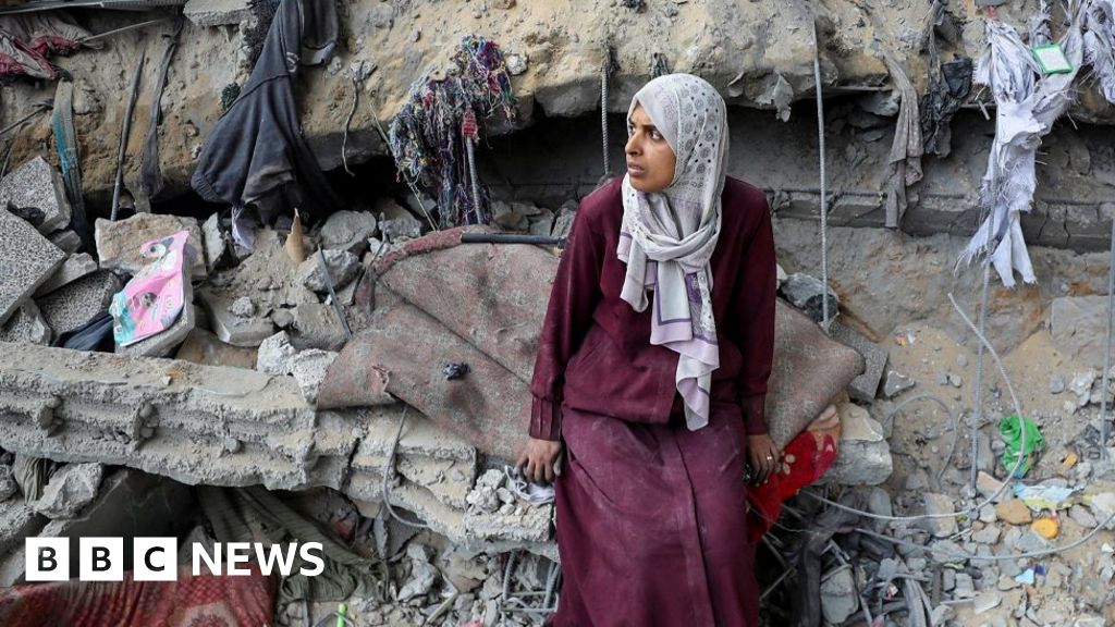 Israeli Air Strikes Cause Displacement Amid Ceasefire Pressure on Netanyahu