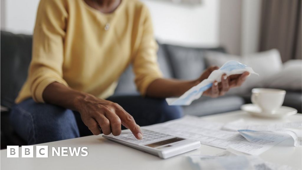 Wokingham council fundraises for those struggling financially BBC News