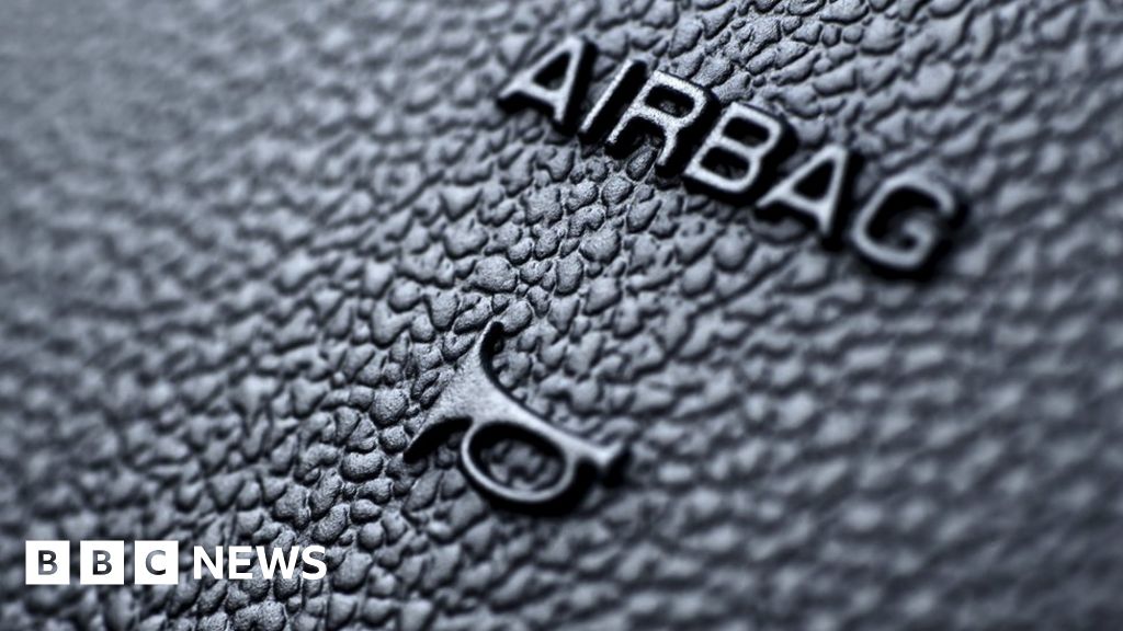 Poole man denies selling fake airbags on eBay BBC News