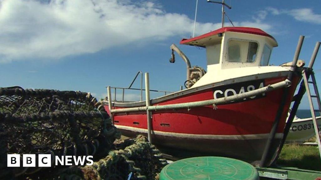 Brexit: Fears shell fishermen 'will not survive' no deal - BBC News