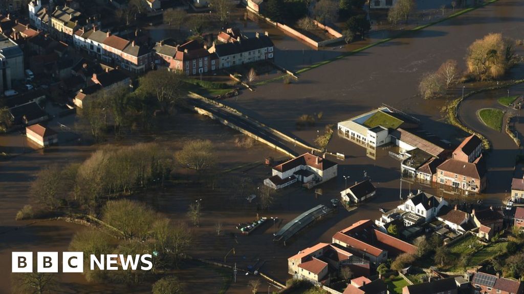 Flood hit Tadcaster battling back from devastation - BBC News