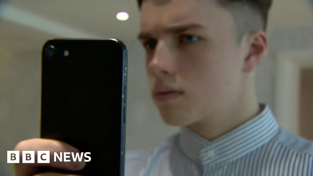 Chasing The Perfect Selfie Bbc News