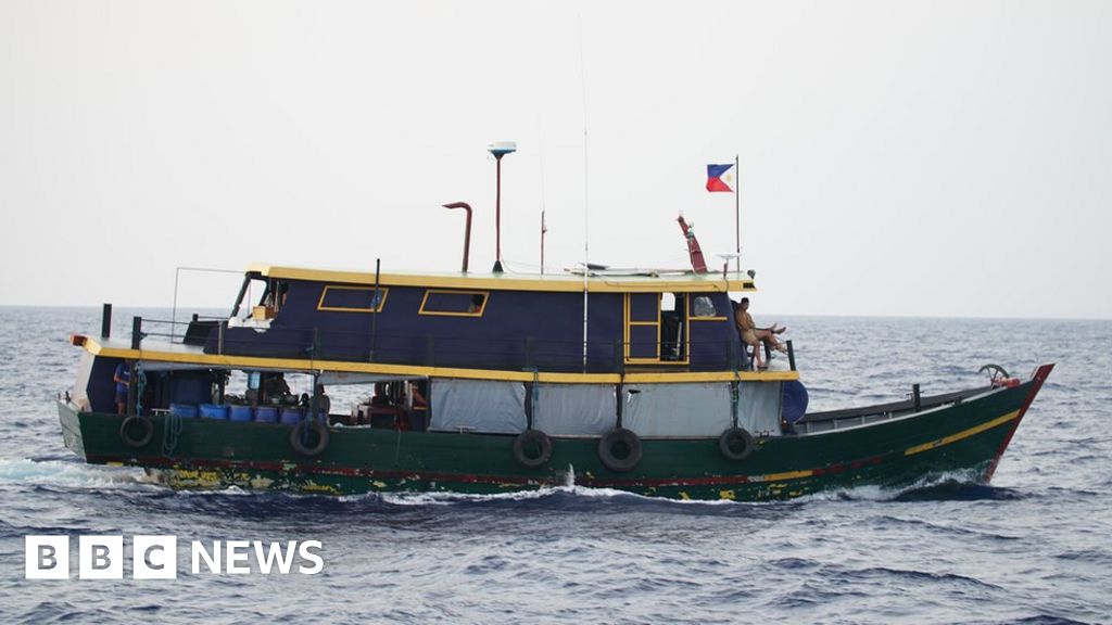 Филипините изпратиха нови доставки до своя западнал аванпост в Южнокитайско