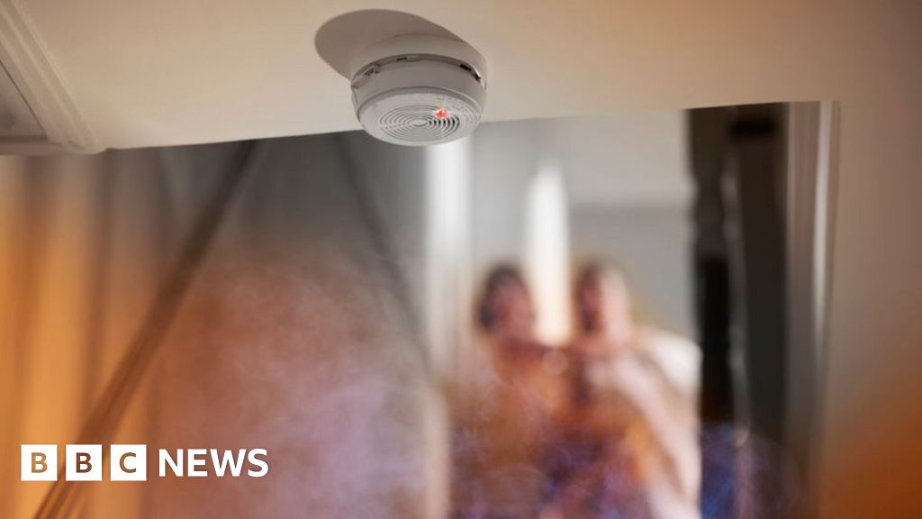 Children killed in fatal fires 'with no smoke alarms' BBC News