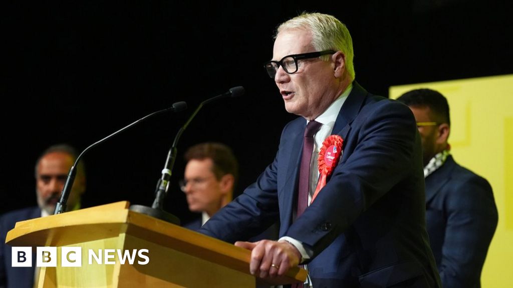 Richard Parker elected West Midlands mayor in blow for Tories - BBC News