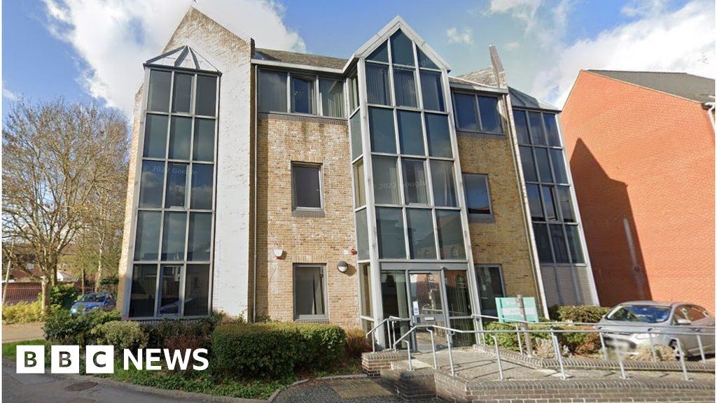 Vacant West Berkshire Council Building To House Refugees - BBC News